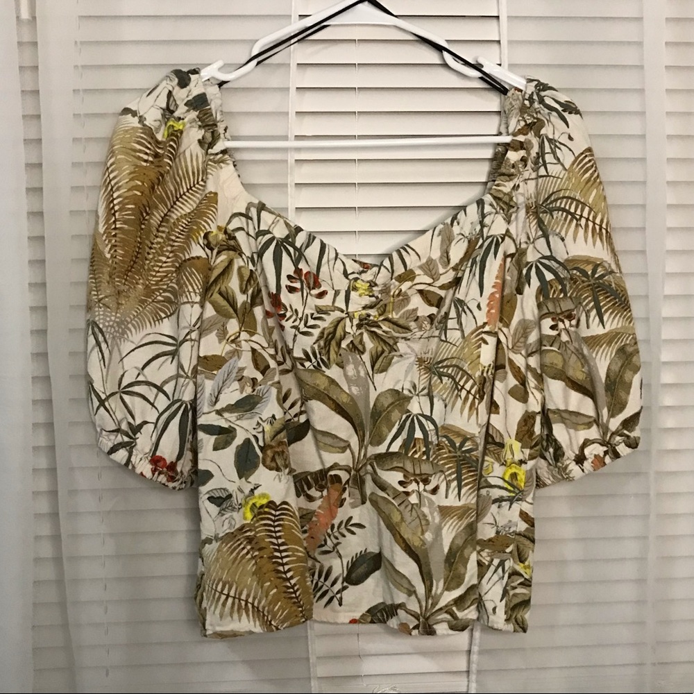H&M Light Beige Leaf Print Puff Sleeve Top